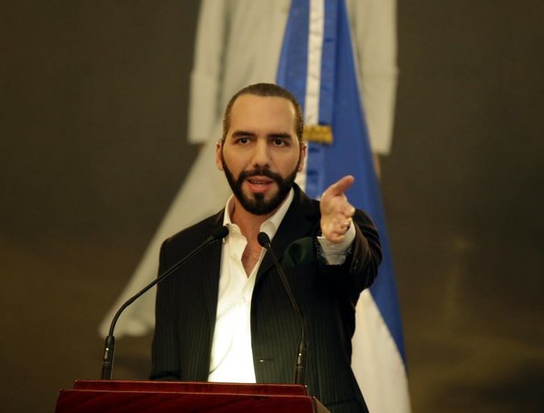 Nayib Bukele pide a otros países expulsar a diplomáticos de Maduro