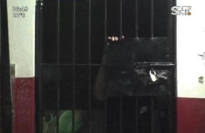 Detienen a tres menores en Villa Elisa - SNT