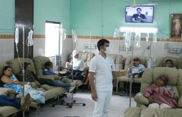 HOY / Amparo para compra de medicamentos deambula por el MSP: pacientes oncológicos sufren 6 meses sin tratamiento