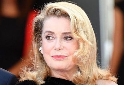 La actriz Catherine Deneuve, hospitalizada en “estado serio” - Gente - ABC Color