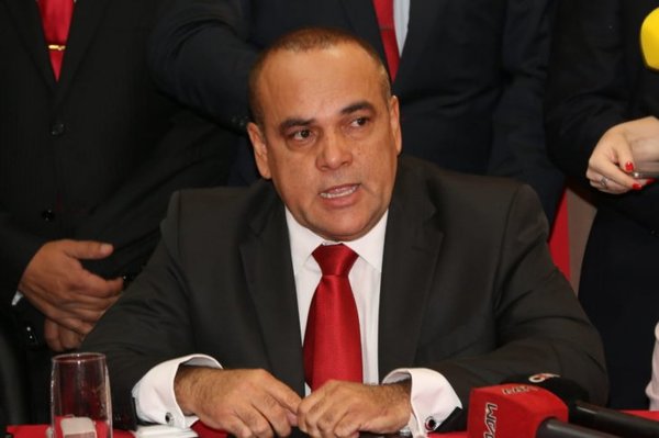 Bachi Núñez trata de "irresponsable" al ministro Petta » Ñanduti