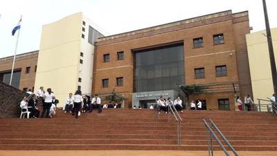 Funcionarios judiciales empezaron con paros escalonados antes de la huelga general - ADN Paraguayo