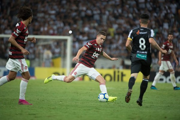 Titular del Flamengo reacciona al cambio de sede de la Libertadores