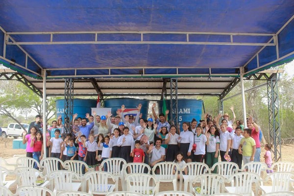 Inauguran sistema de distribuición de agua potable en Teniente Martínez