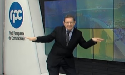 El simpático baile de la “Macarena” de Carlos Martini