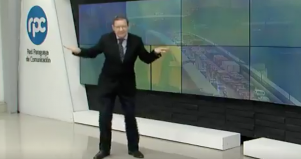 HOY / VIDEO | Carlos Martini bailó "La Macarena" en el Noticiero del Mediodía