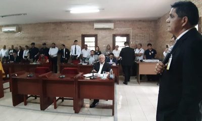 Concejales no le dejan hablar a director que reveló sus negociados con casillas