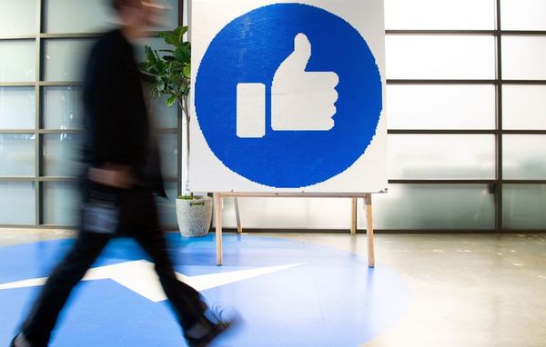 Alcance de las noticias falsas en Facebook crece a un año de elección en EEUU - Mundo - ABC Color