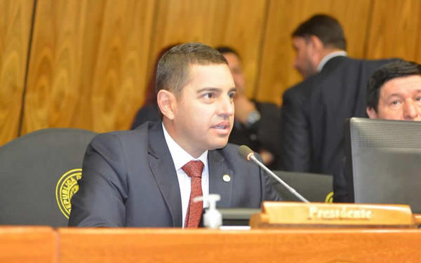 Legisladores colorados analizarán planteamiento de elevar tope de déficit fiscal