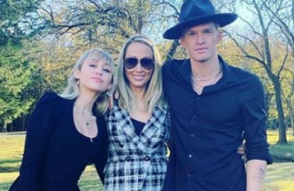 Miley Cyrus invitó a Cody Simpson a la boda de su hermano para presentarlo a toda su familia - SNT