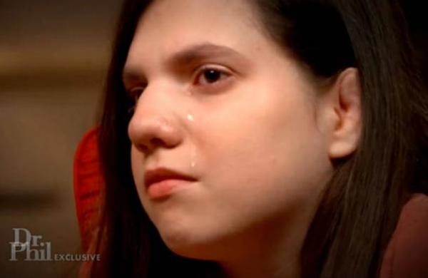 La niña enana acusada de ser una adulta asesina rompe el silencio: 'No es cierto en absoluto' - SNT