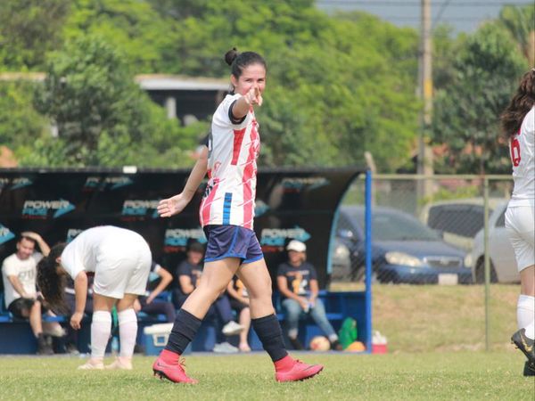 Dos lideran en Femenino - Fútbol - ABC Color