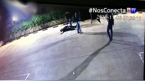 Guardia de seguridad es baleado en CDE | Noticias Paraguay