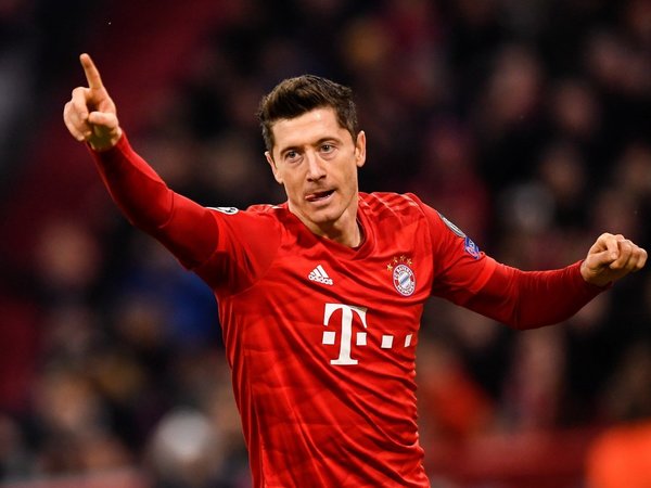 Lewandowski y Perisic llevan al Bayern a octavos