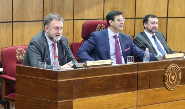 Elevación del tope del déficit es para priorizar inversiones, según ministro