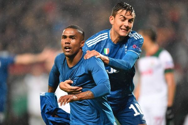 Douglas Costa clasifica a la Juve in extremis - Fútbol - ABC Color