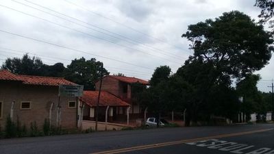 Denuncian que estudiante recibió de regalo “bombones con vidrio” - Nacionales - ABC Color