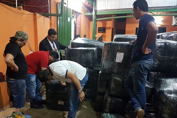 Requisan gran cantidad de relojes falsificados en CDE