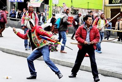 Oficialistas se enfrentan a protestas que denuncian fraude en Bolivia - Internacionales - ABC Color