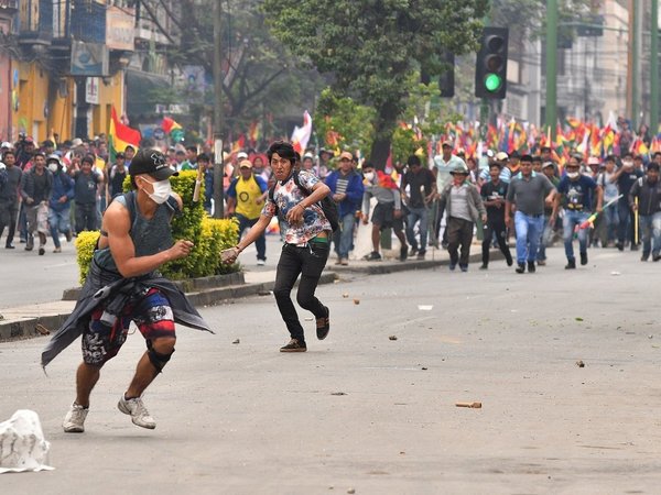 Ola de violencia deja tercer fallecido en crisis que sufre Bolivia
