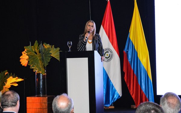 Ministra avizora futuro prometedor en las relaciones comerciales con Colombia | .::Agencia IP::.