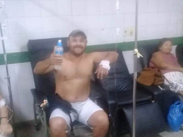 Terrible fin de albañil picado por avispas