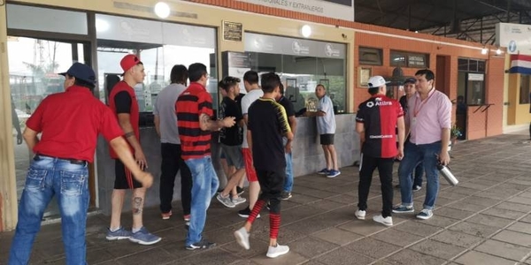 HOY / Arrancó la invasión santafesina