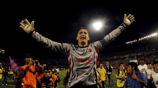 Campeón como arquero y técnico - Fútbol - ABC Color