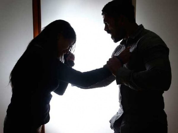 Reclamó que dejó sola a su hija y ella lo denunció por violencia
