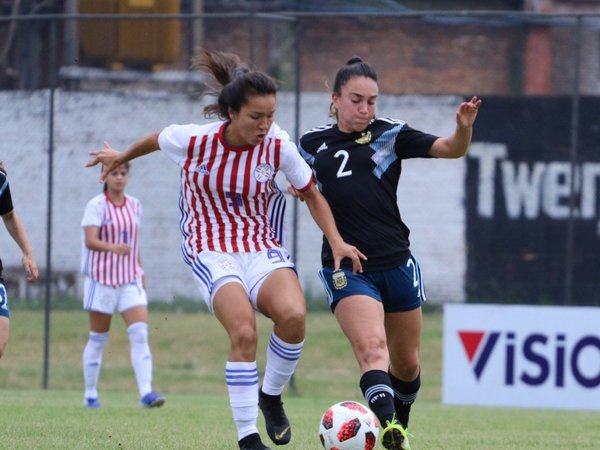 La Albirroja femenina cae en amistoso ante Argentina