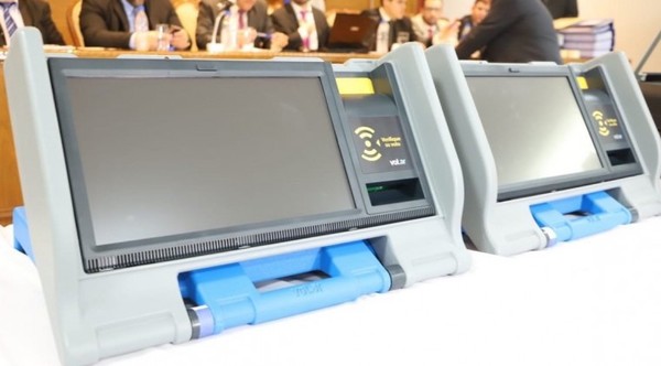 TEDIC muestra preocupación por suspensión de licitación, pero pide control de máquinas