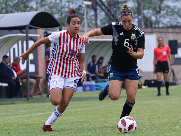 La Albirroja femenina cae ante Argentina en amistoso