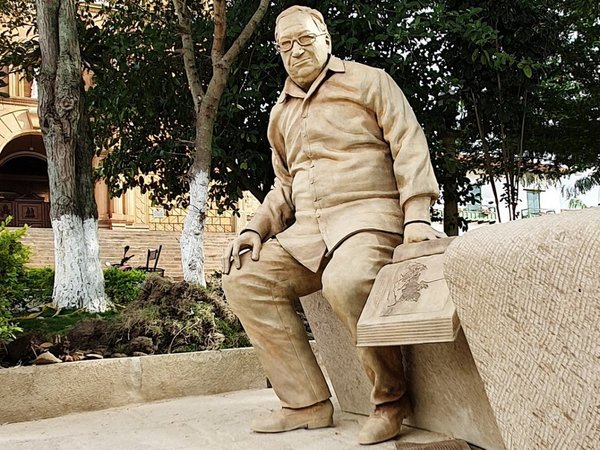 Artista desvelará escultura del ex presidente Betancur en Colombia