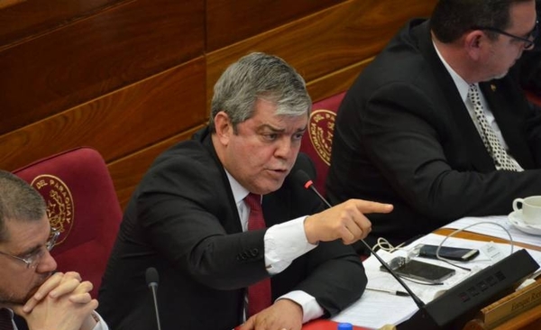 HOY / Riera pide a Contraloría que publique su declaración jurada de bienes
