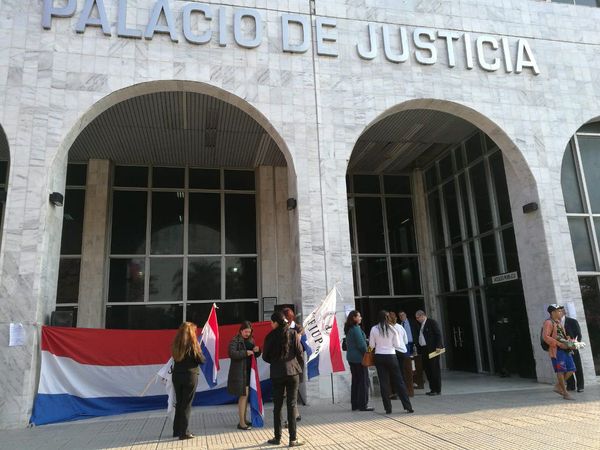 Ministro de la Corte pide lista de funcionarios que se adhieren a paro judicial