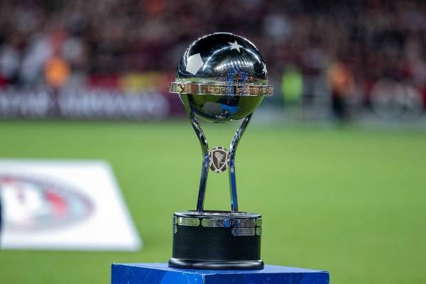 Conmebol sorprende a finalistas