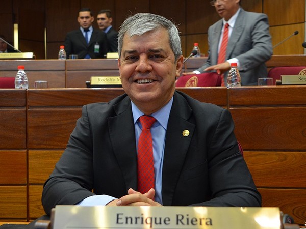 Riera pidió a Contraloría dar a conocer su declaración jurada: 'Ojalá otros lo hagan', expresó el senador