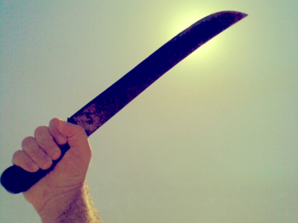 Fiscal acusa a hombre que macheteó a su pareja