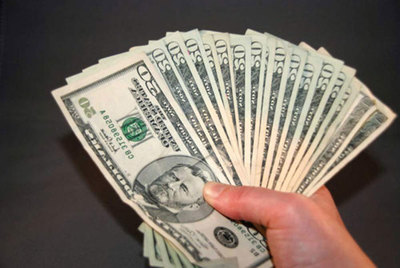 “Comisión que cobran bancos para depósito de dólar efectivo perjudica a la economía”