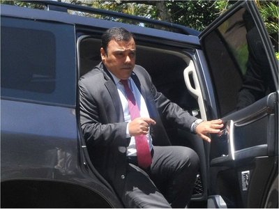 Fiscala pide unificar causas de Javier Díaz Verón y su esposa