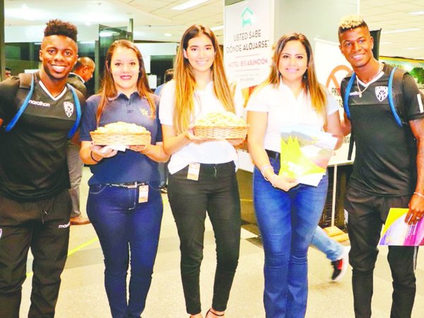 Con chipa y cocido recibieron a los finalistas de la SUDAMERICANA