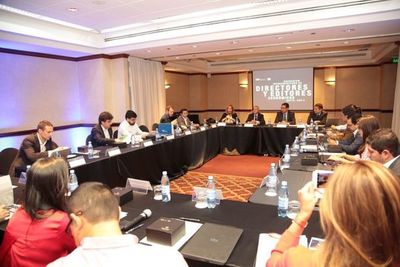 Hacia consensos políticos que reviertan crisis - Nacionales - ABC Color