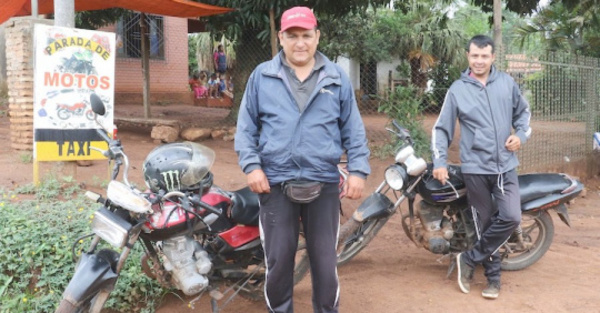 Pioneros de los “taxis de 2 ruedas” y sus vivencias