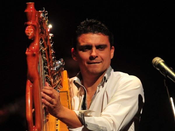 Los sonidos del arpa suenan en inédito show en Salto del Guairá