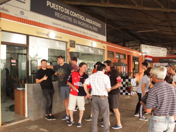 Más de 2.700 hinchas extranjeros ya arribaron para la Sudamericana