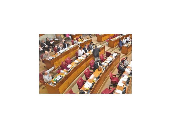 Crean comisión para investigar títulos de tierras