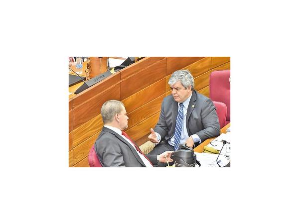 Riera solicita a la CGR que publique su declaración jurada