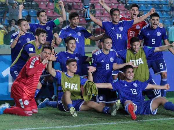 La celebración albirroja tras la vigorosa remontada ante Argentina