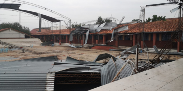 HOY / Escuela de Ñemby quedó destrozada tras temporal
