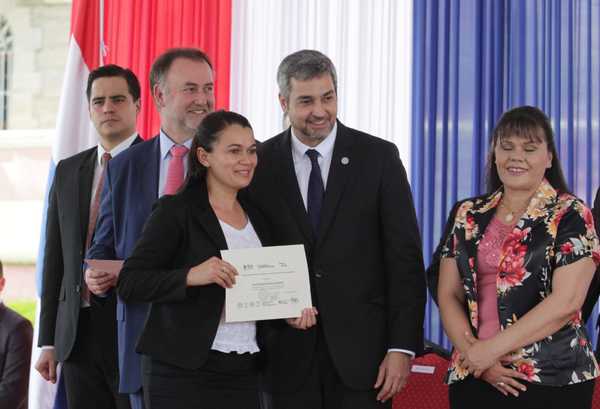 Paraguay fortalecerá programa nacional de becas de posgrado con apoyo del BID | .::Agencia IP::.